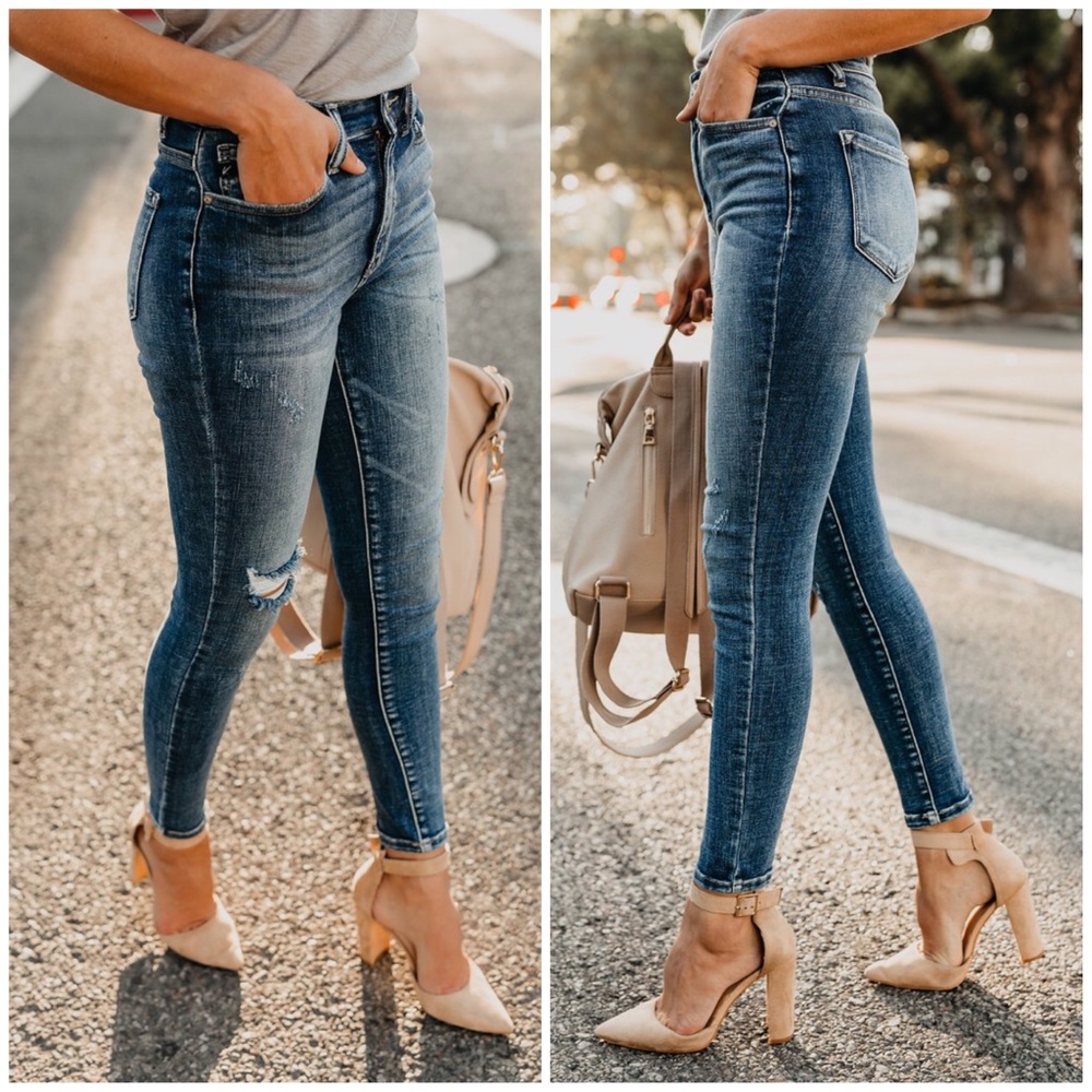 High Rise Booty For Days medium wash skinny jeans - Picture 2 of 7